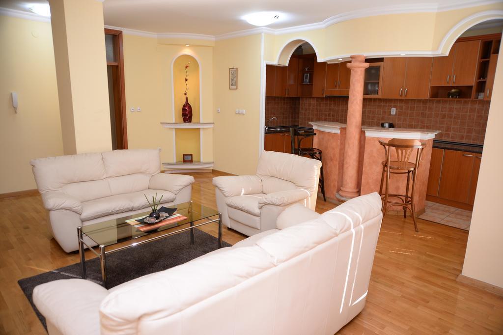 Exclusive Central Apartments Skopje Luaran gambar