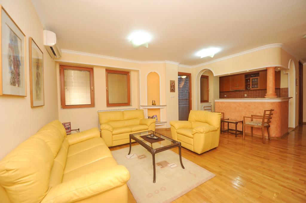 Exclusive Central Apartments Skopje Luaran gambar