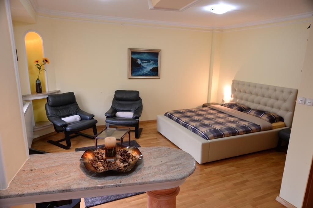 Exclusive Central Apartments Skopje Luaran gambar