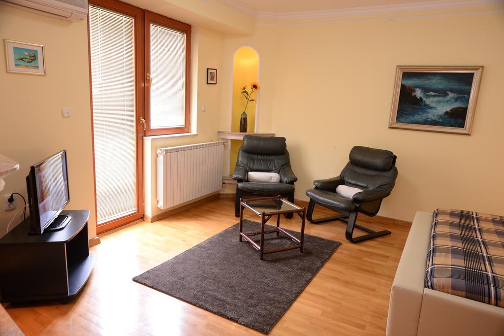 Exclusive Central Apartments Skopje Luaran gambar