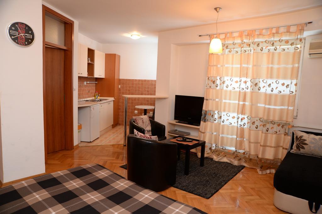 Exclusive Central Apartments Skopje Luaran gambar