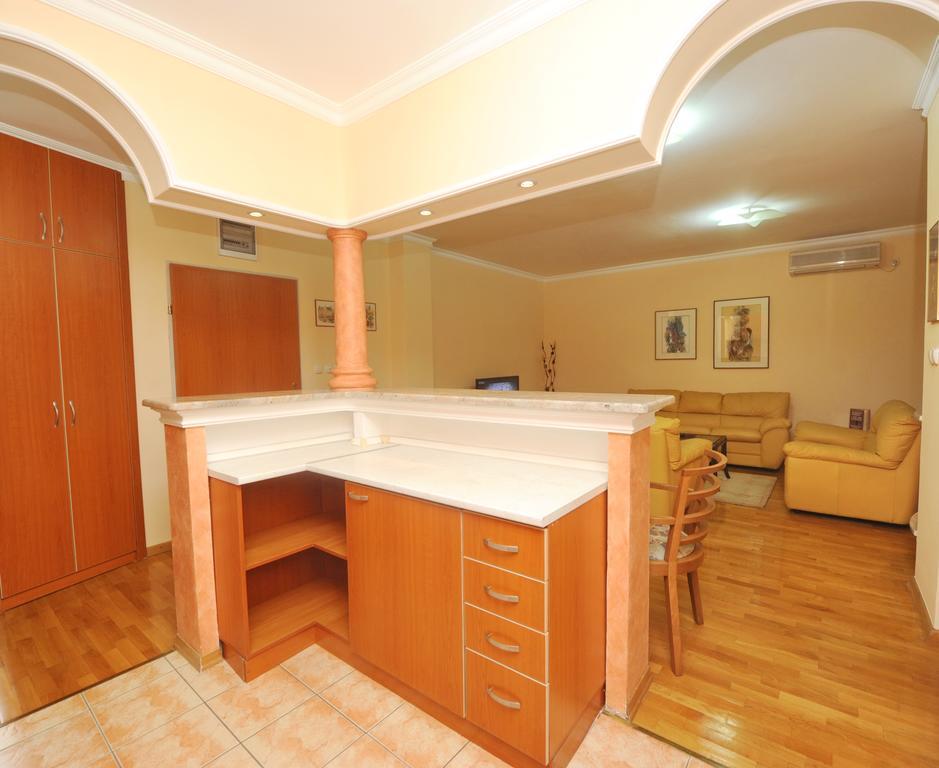 Exclusive Central Apartments Skopje Luaran gambar