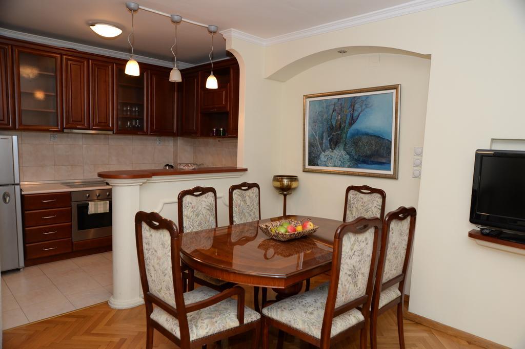 Exclusive Central Apartments Skopje Luaran gambar