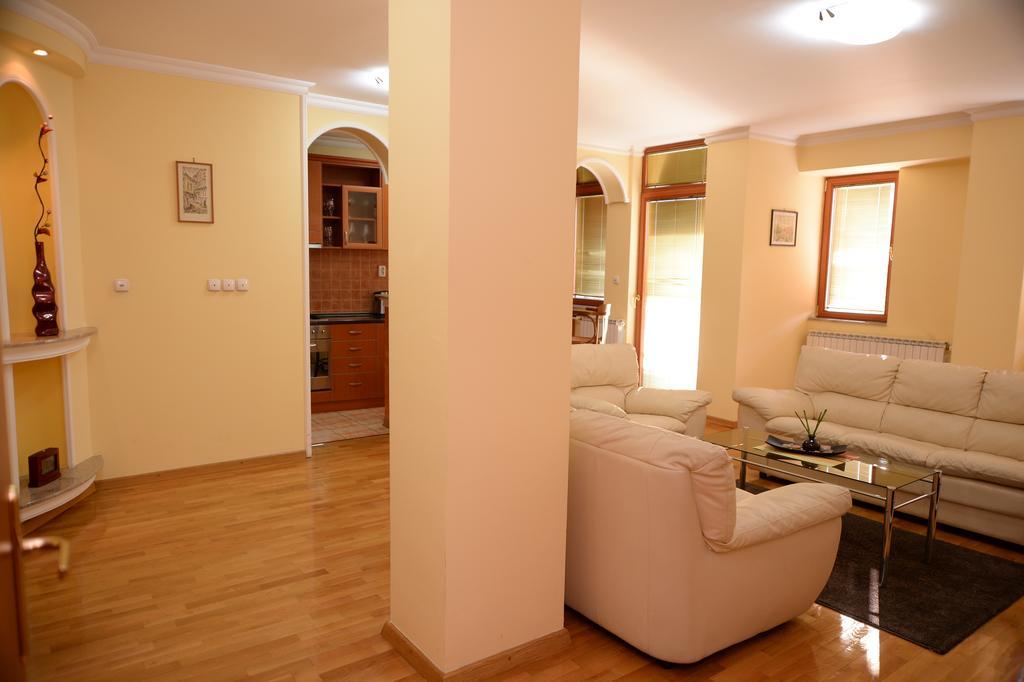 Exclusive Central Apartments Skopje Luaran gambar