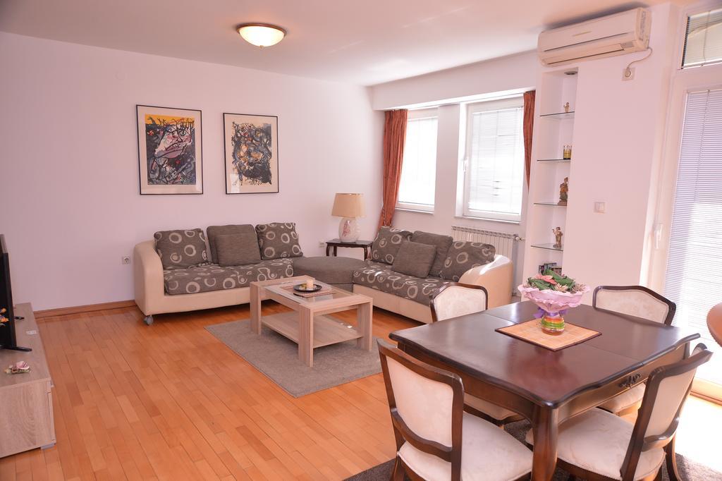Exclusive Central Apartments Skopje Luaran gambar