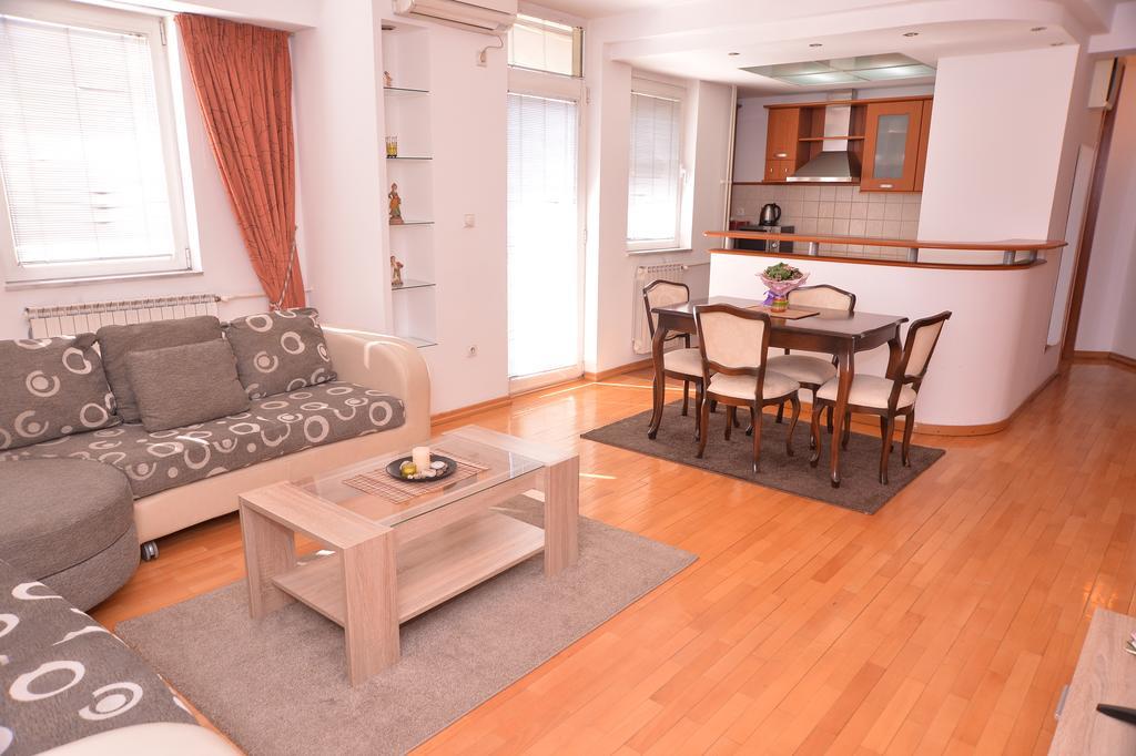 Exclusive Central Apartments Skopje Luaran gambar